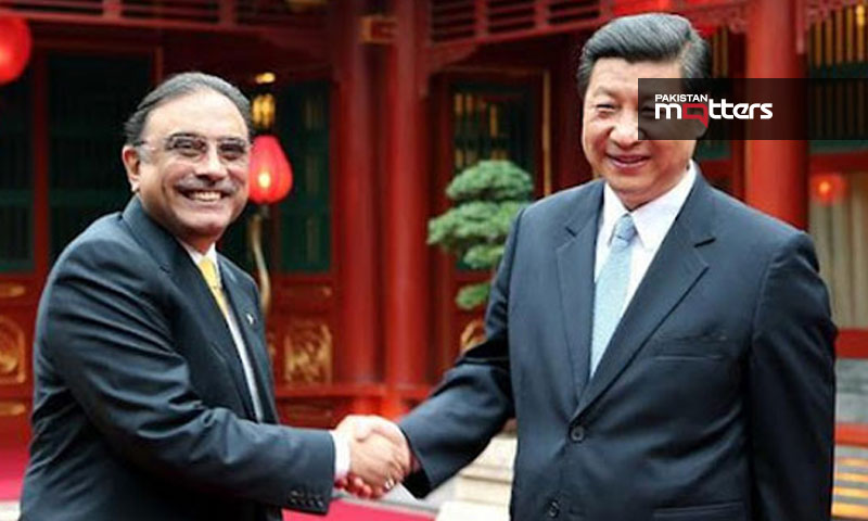 Pakistan president & chinese president handshaking