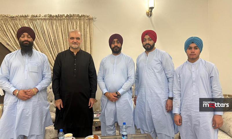 Naeem with sikhs