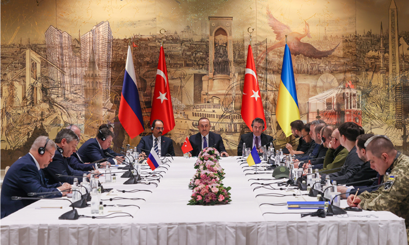 Russia and ukraine to talk about peace but are still far