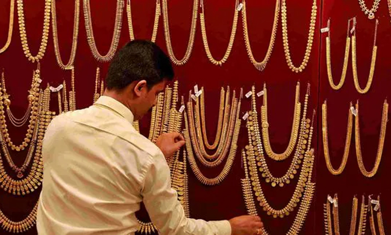 Gold prices today set for biggest monthly fall in four years