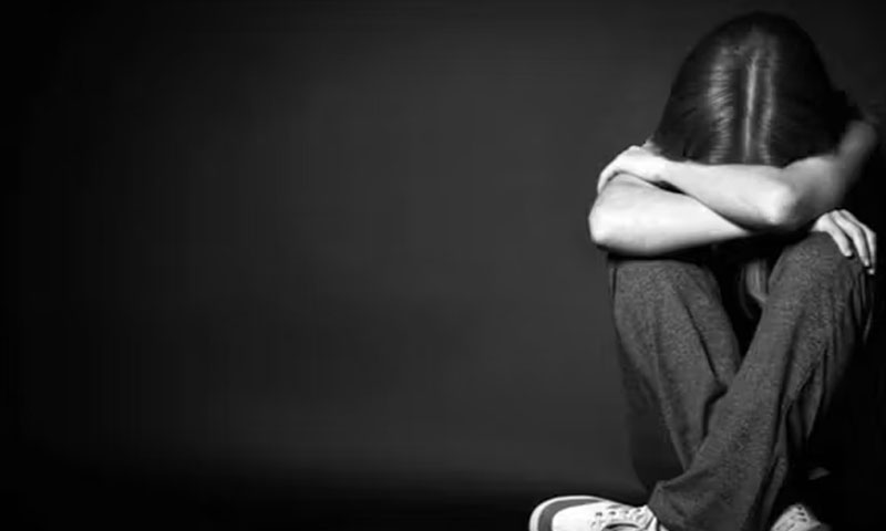 Teenage girl commits suicide after jeans