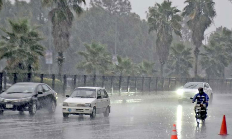 Four killed as rain breaks 44 year record in lahor (1)