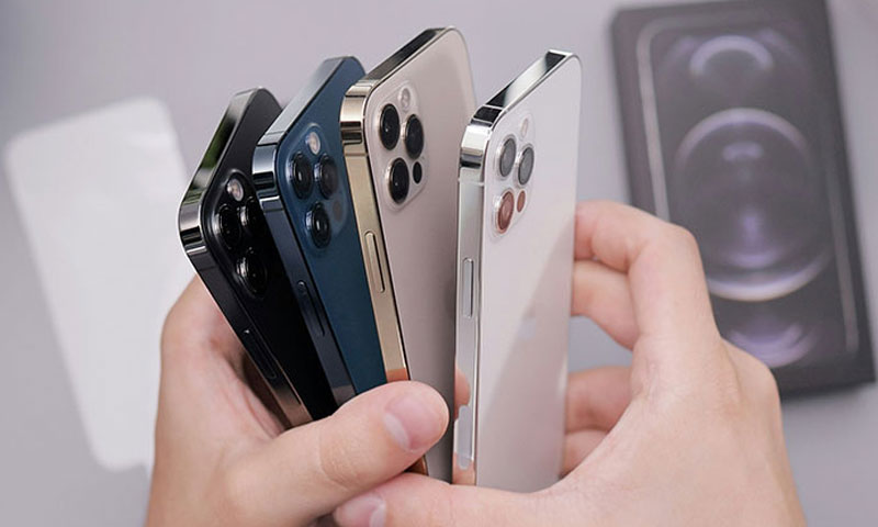 I phone women